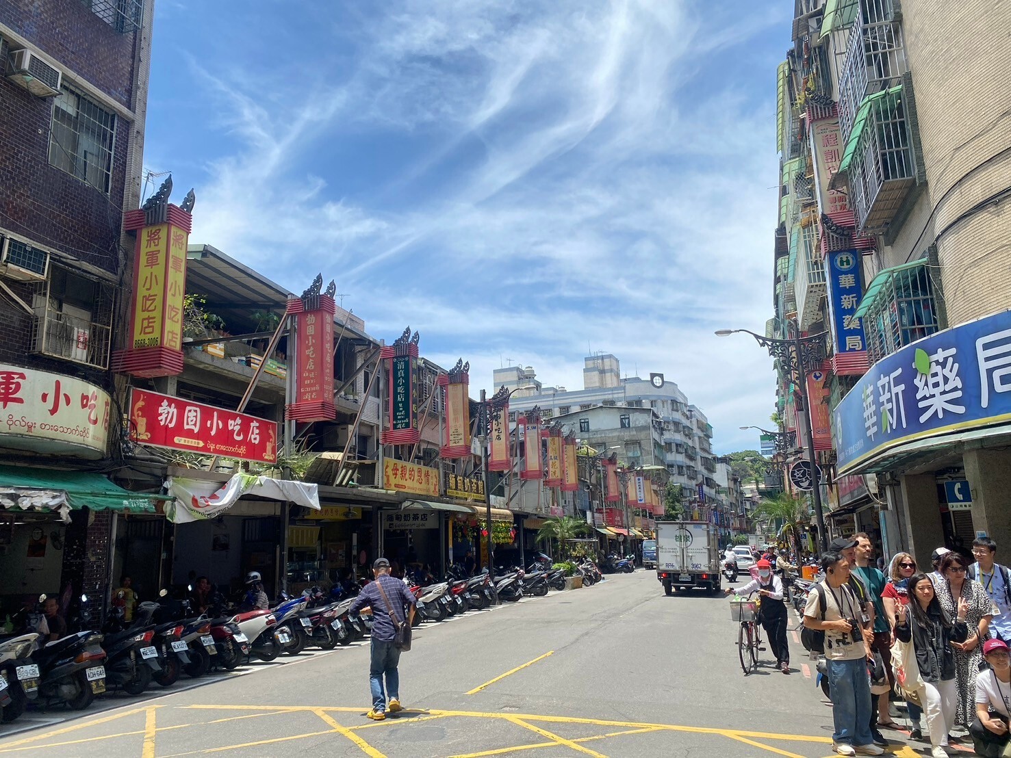 不到500公尺的華新街是緬甸移民在台灣的家