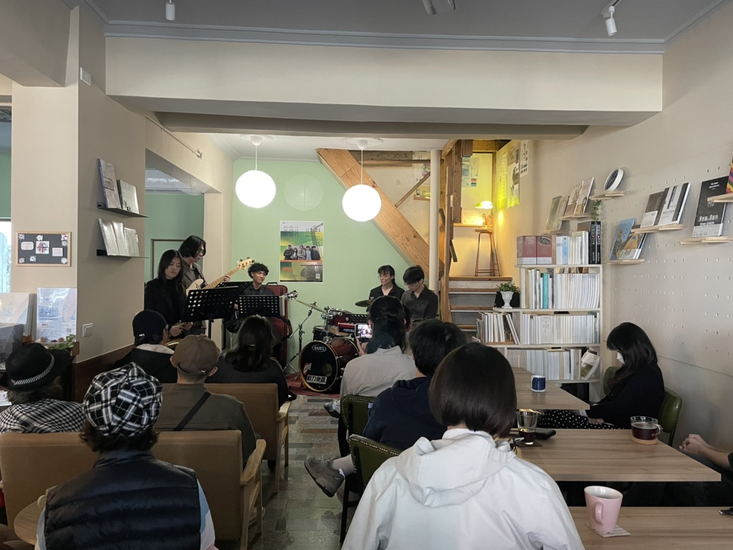 03新聲代演唱會-1F-曬書店