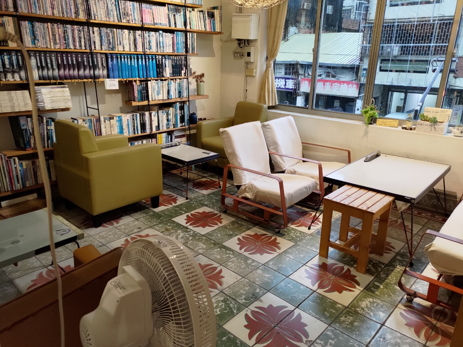 06包廂座位-2F-曬書店